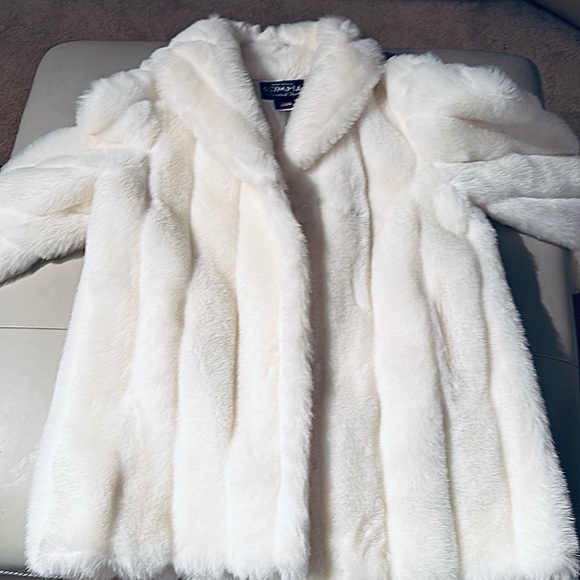 Olympia Jackets & Blazers - 🤍❤️ GORGEOUS 3/4 LENGTH WHITE LINED SOFT FUR COAT SIZE MEDIUM 🤍❤️